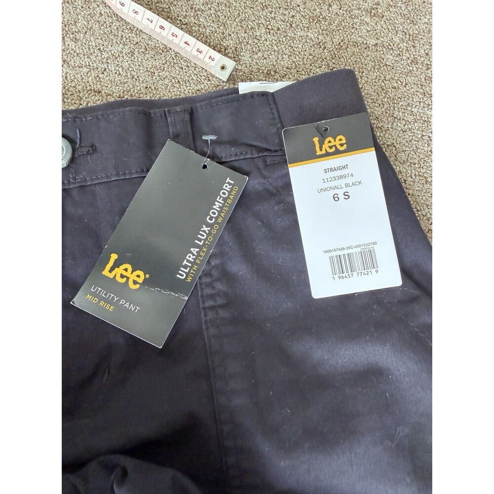 Lee Ultra Lux Comfort Utility Pants Womens 6 Short Black Cargo Straight NWT - Picture 10 of 13
